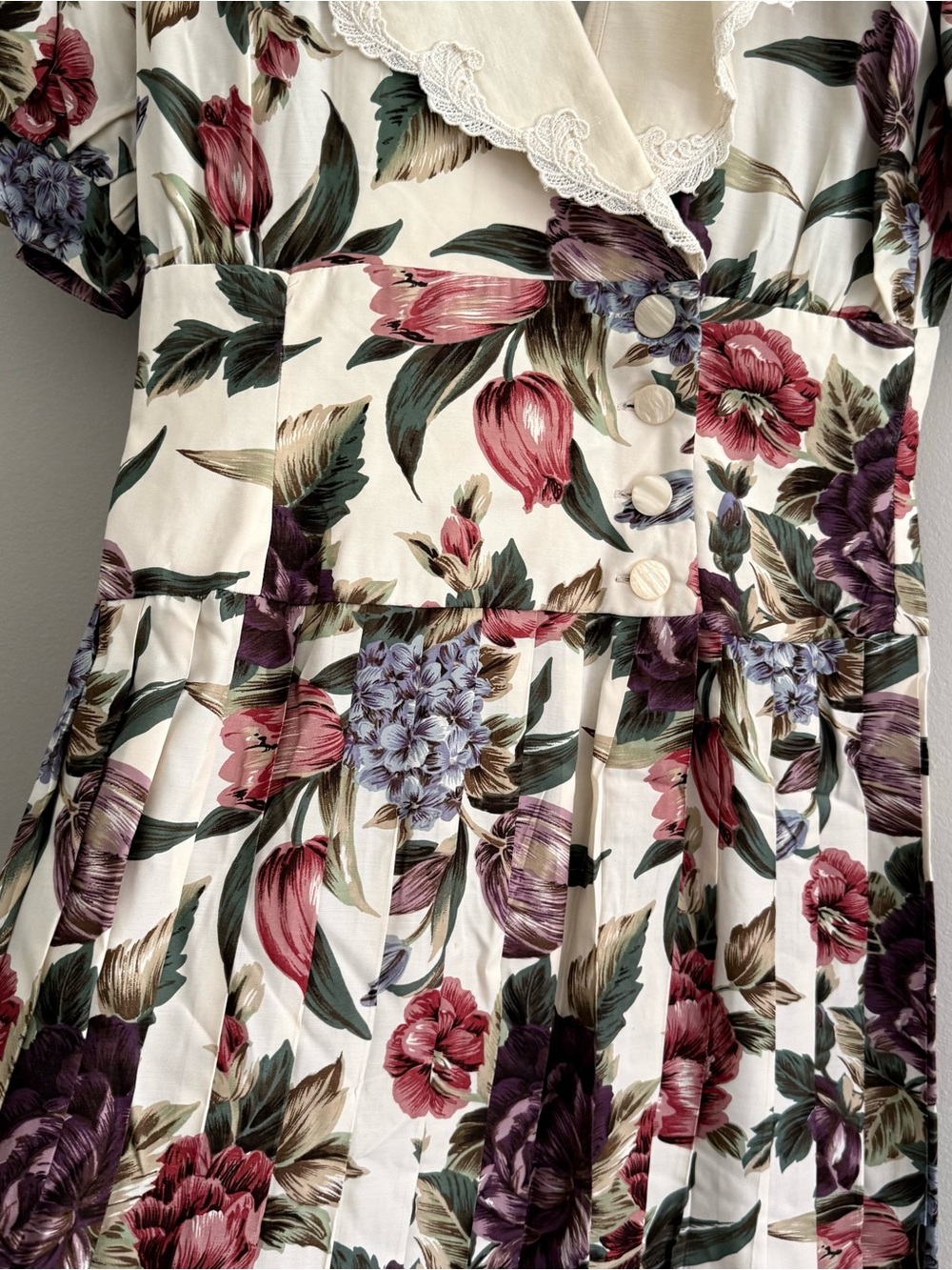 Vintage Floral V-Neck Cottagecore Midi Dress with Lace Collar - Picture 4 of 8